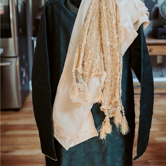 Green kurta for Indian men fancy dress wedding guest / party incl pants, dupatta - Picture 4 of 5